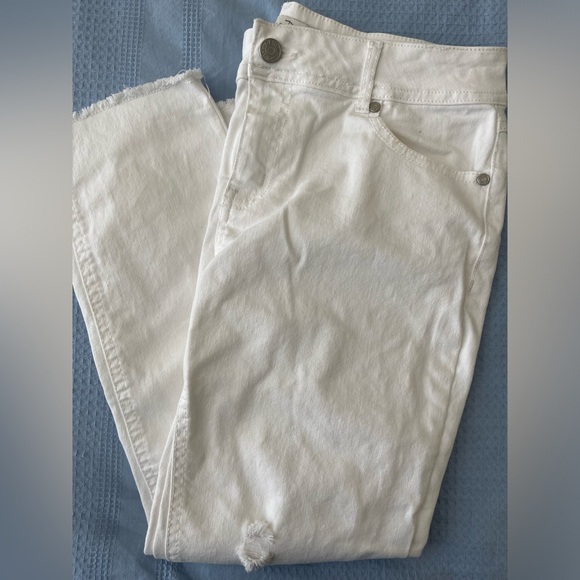 17. Cato White Denim Jean - Picture 4 of 4